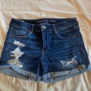 Women’s American Eagle MIDI next level stretch jean shorts size 12 dark blue